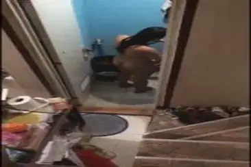 Akibat Mandi Tidak Tutup Pintu